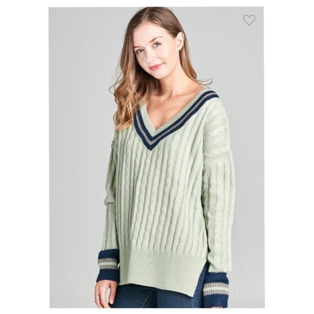 2 left❤️2 for $40❤️sage v neck sweater - Picture 2 of 8